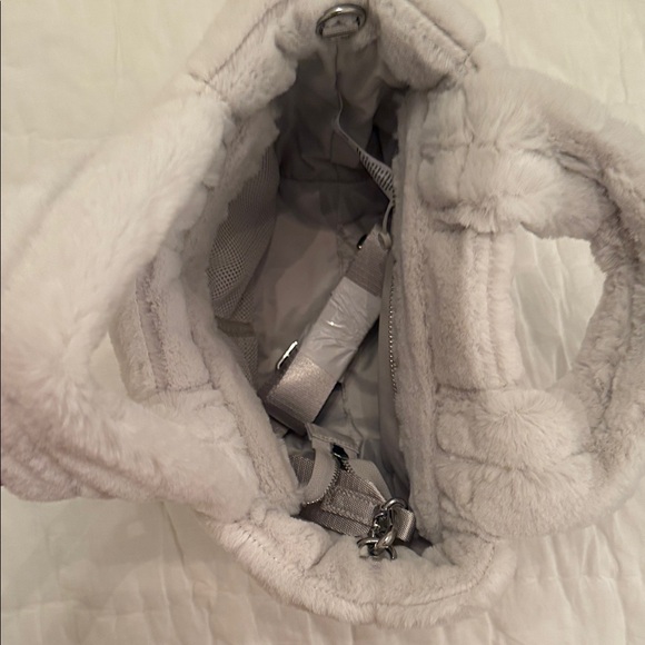 Lululemon Athletica Plush Cream Tote Bag - Picture 2 of 2